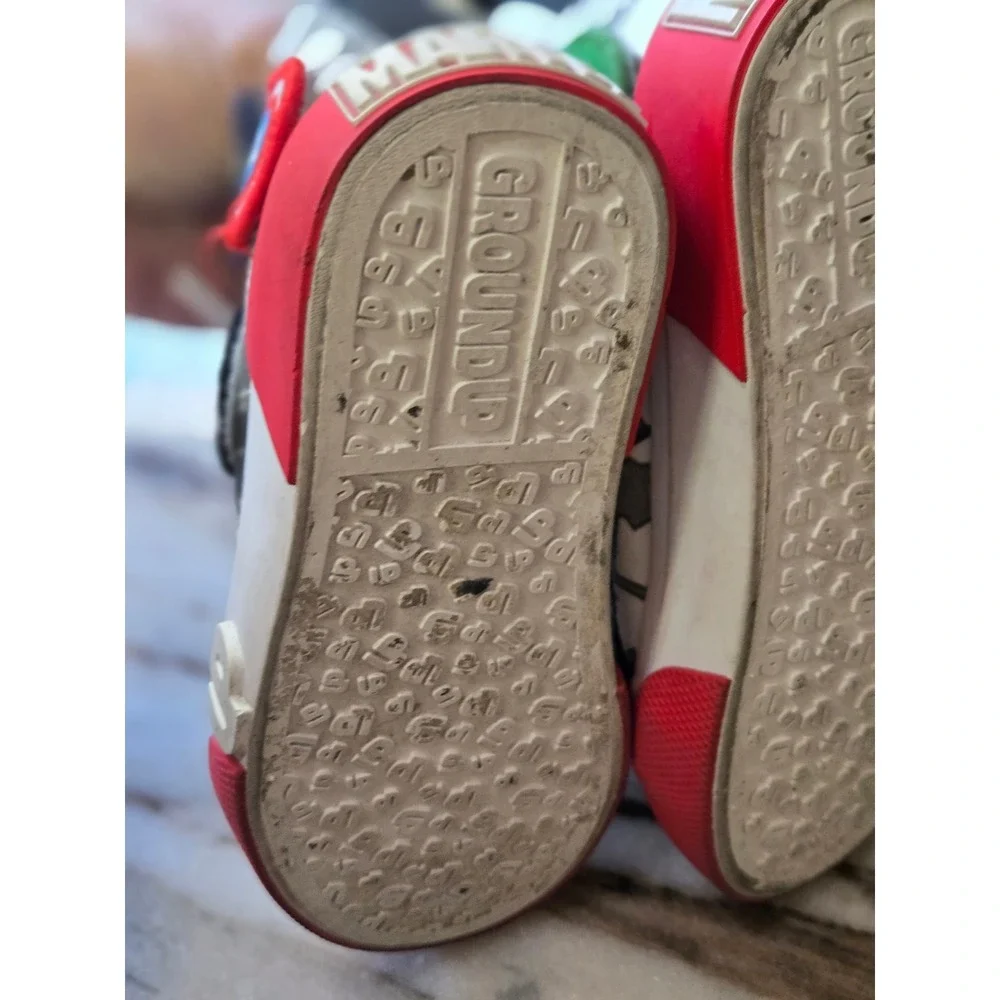 Marvel Avengers High Top Sneakers Black Red Kids Size‎ 11 Patches Superheros
